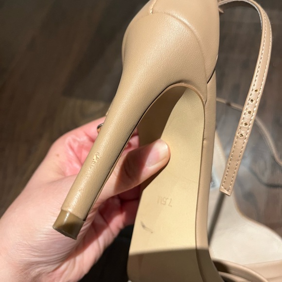 Steve Madden beige heels - Picture 4 of 7